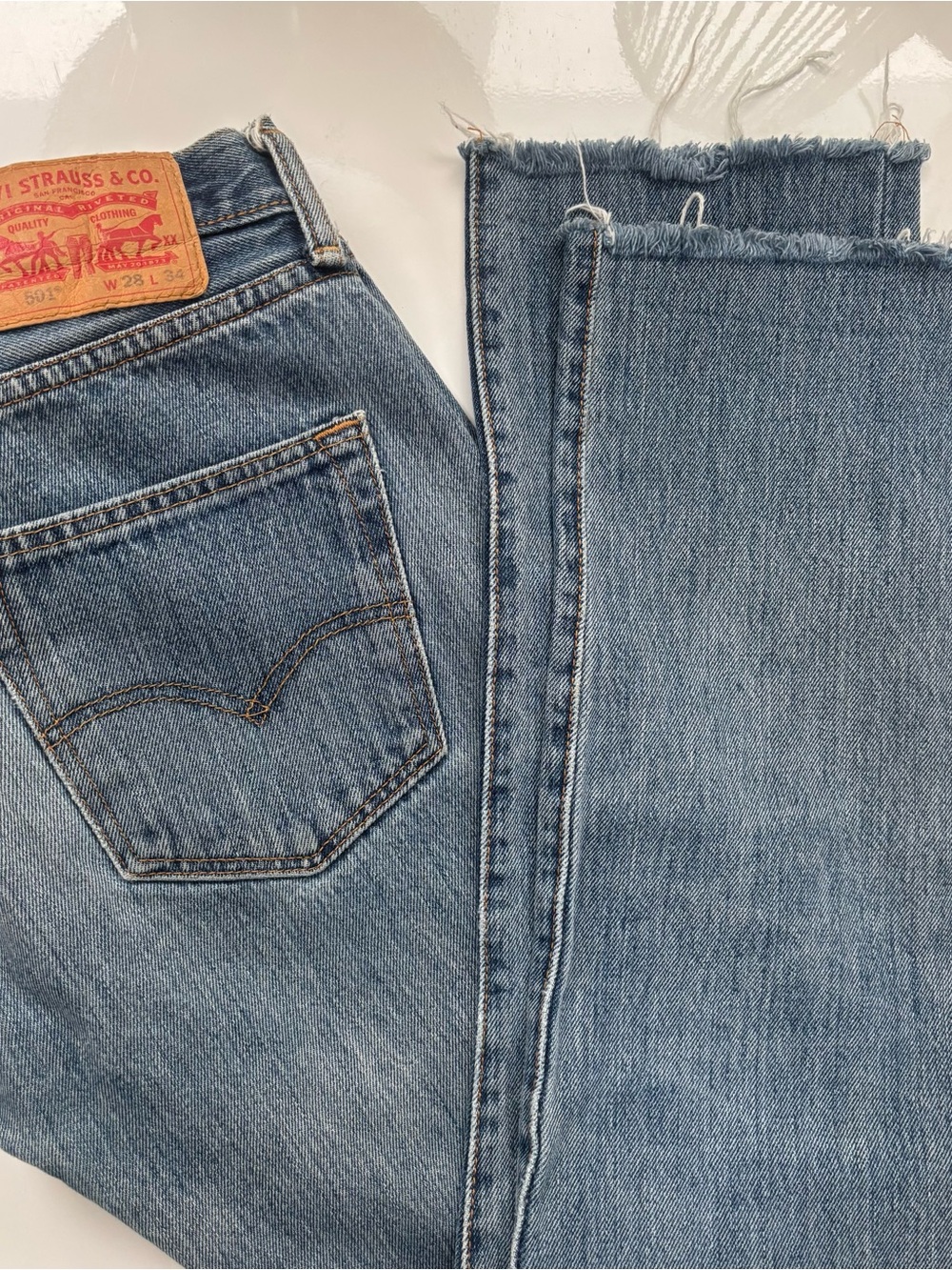 🦄 Vintage Levi’s 501 Jeans - Picture 4 of 9